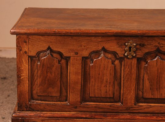 Small 18th Century English Chest in Oak-HPU-1057005