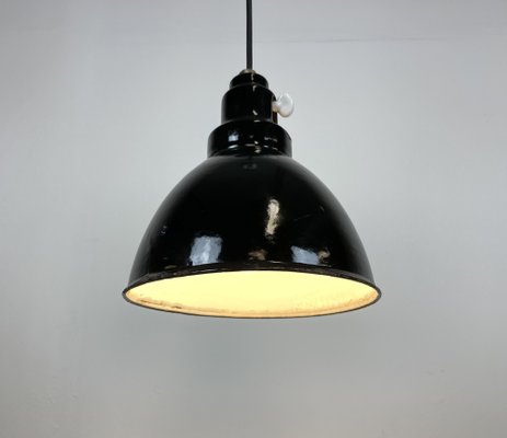 Small Industrial Black Enamel Pendant Lamp, 1950s-CGF-1408558