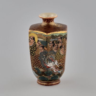 Small Japanese Vase-WMV-1129466