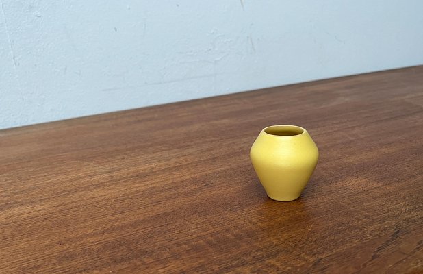 Small Mid-Century Minimalist German Studio Pottery in Yellow Vase from Bückeburg Keramik, 1960s-UAH-1760242