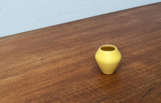 Small Mid-Century Minimalist German Studio Pottery in Yellow Vase from Bückeburg Keramik, 1960s-UAH-1760242