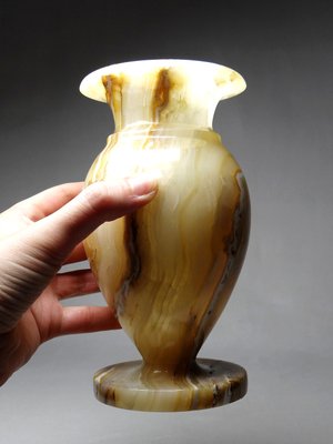 Small Vintage Italian Baluster Vase in Honey Onyx, 1960s-GRD-2021842