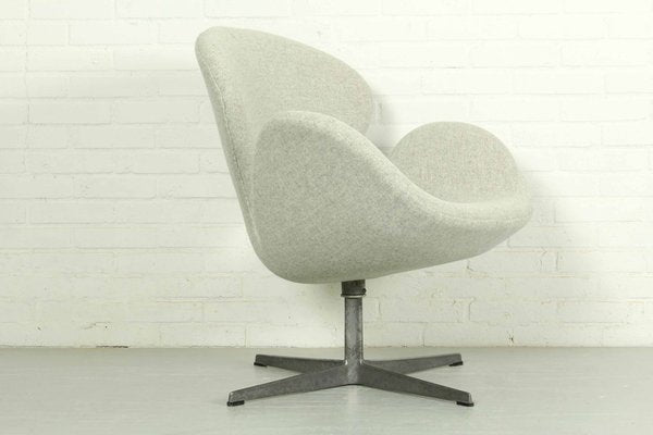 Swan Chair by Arne Jacobsen for Fritz Hansen, 1960s-ZA-1259797