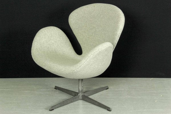 Swan Chair by Arne Jacobsen for Fritz Hansen, 1960s-ZA-1259797