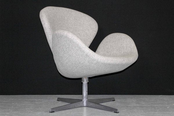 Swan Chair by Arne Jacobsen for Fritz Hansen, 1960s-ZA-1259797