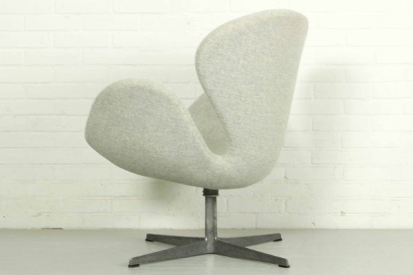 Swan Chair by Arne Jacobsen for Fritz Hansen, 1960s-ZA-1259797