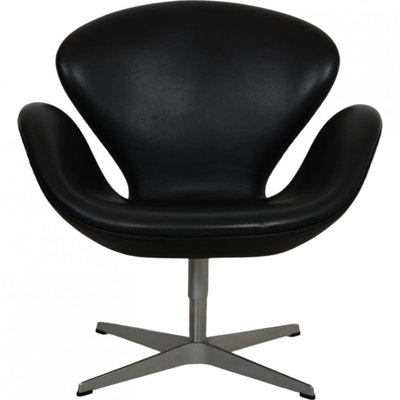 Swan Chair in Black Aura Leather by Arne Jacobsen, 2000s-MTD-2017019