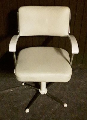 Swiveling Tubular Steel Chair with White Leatherette Upholstery, 1950s-HOI-778993