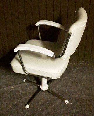 Swiveling Tubular Steel Chair with White Leatherette Upholstery, 1950s-HOI-778993