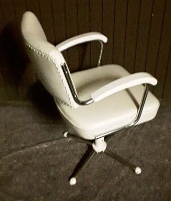 Swiveling Tubular Steel Chair with White Leatherette Upholstery, 1950s-HOI-778993