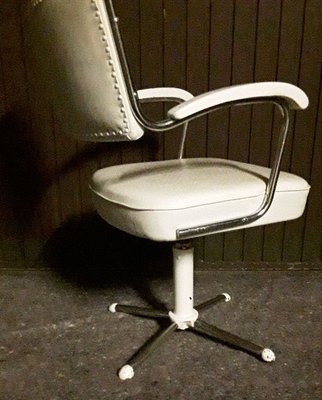 Swiveling Tubular Steel Chair with White Leatherette Upholstery, 1950s-HOI-778993