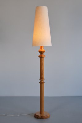 Tall Nybro Armaturfabric Floor Lamp in Pine Wood, Sweden, 1960s-FMT-1772364