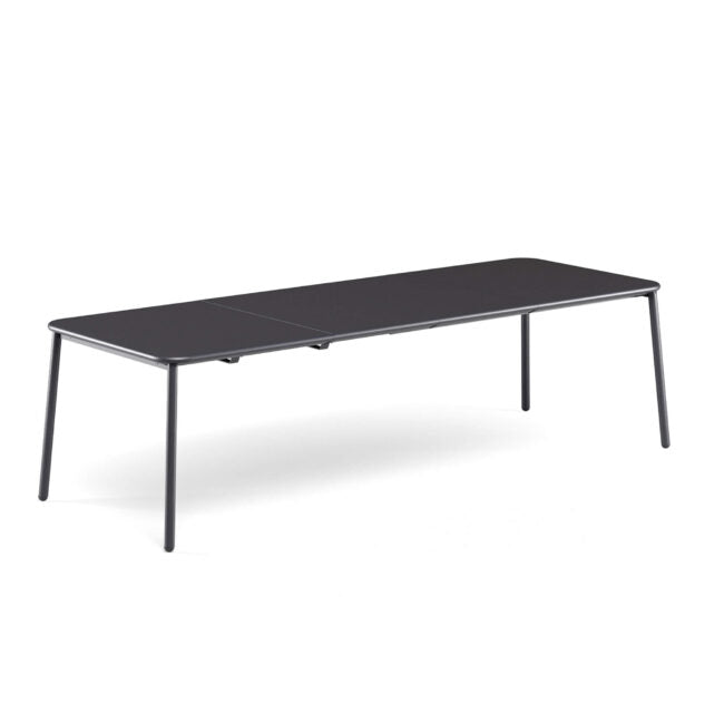 Yard Extendable table with aluminum top by Emu