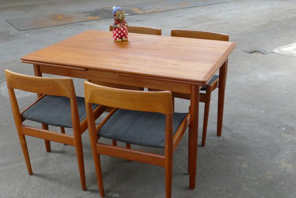 Teak Model 145 Extendable Dining Table by Willy Sigh for Sigh & Søns Møbelfabrik, 1960s-VRE-691946