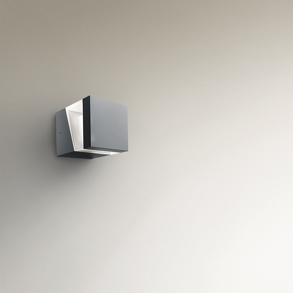 Tetragono Wall Lamp by Artemide