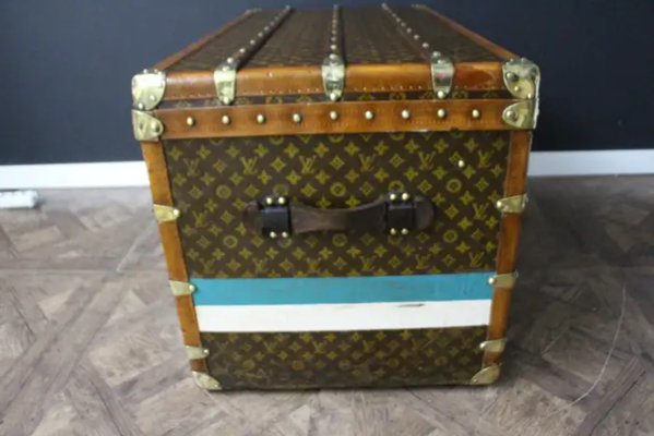 Trunk in Monogram from Louis Vuitton, 1920s-YF-2040231