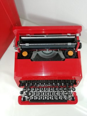 Valentine Red Writing Machine by Ettore Sottsass for Olivetti, 1968-HNE-1385482