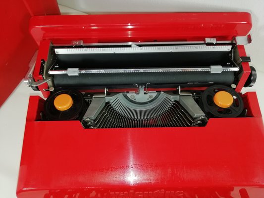 Valentine Red Writing Machine by Ettore Sottsass for Olivetti, 1968-HNE-1385482