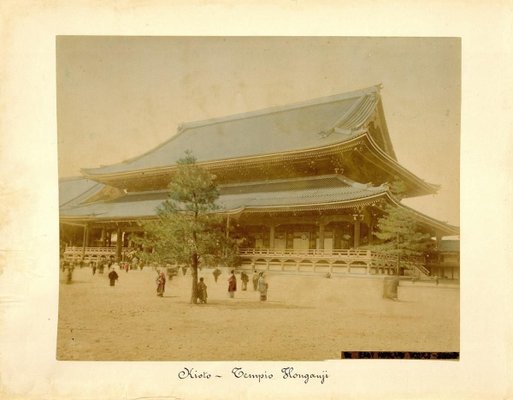 View of Honganji Temple in Kyoto - Ancient Hand-Colored Albumen Print 1870/1890 1870/1890-ZCI-757122