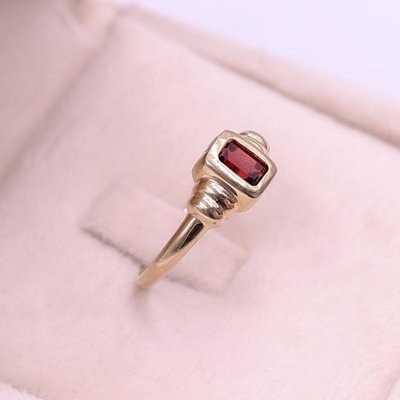 Vintage 9k Yellow Gold Garnet Ring-PPA-2019566