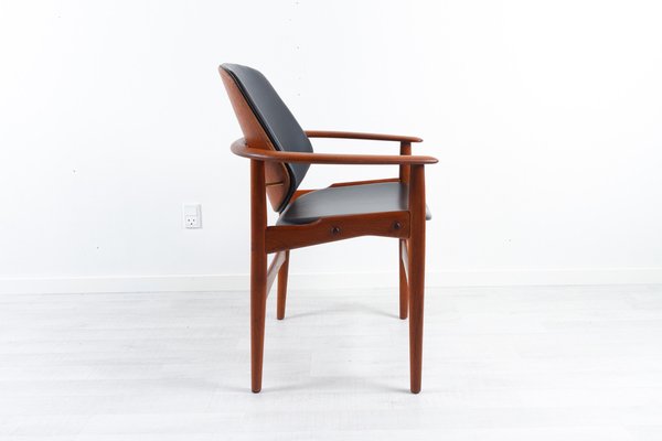 Vintage Danish Teak Armchair by Arne Hovmand-Olsen, 1960s-WIX-1109333