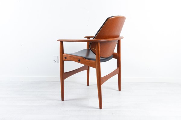 Vintage Danish Teak Armchair by Arne Hovmand-Olsen, 1960s-WIX-1109333