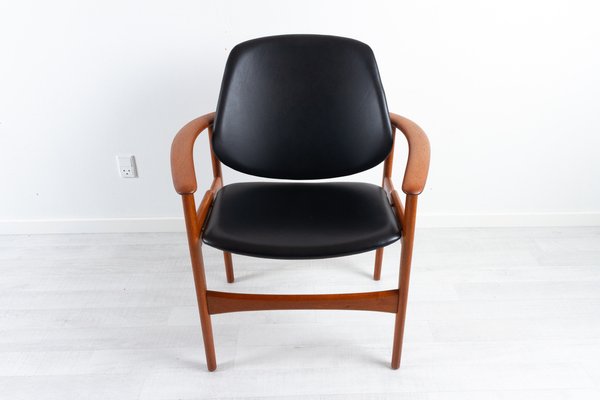 Vintage Danish Teak Armchair by Arne Hovmand-Olsen, 1960s-WIX-1109333