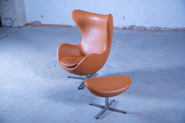 Vintage Egg Chair with Ottoman from Fritz Hansen, 1999, Set of 2-FNT-1819971