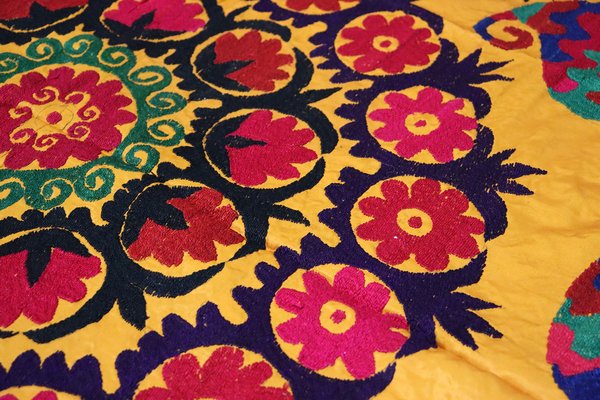 Vintage Hand Embroidered Suzani Wall Hanging, Uzbekistan, 1920s-UZN-1451165