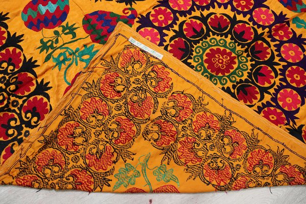 Vintage Hand Embroidered Suzani Wall Hanging, Uzbekistan, 1920s-UZN-1451165