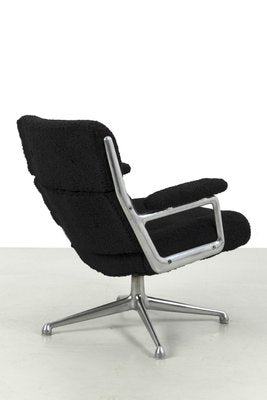 Vintage Lobby Chair-OKG-1777457