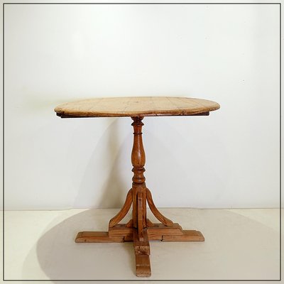 Vintage Round Pedestal Table-NYF-2019002