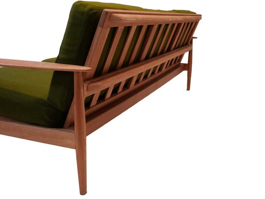 Vintage Sofa in the style of Hans J. Wegner-OGU-1287045