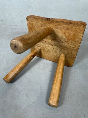 Vintage Tripod Oak Stool-VUD-2026782