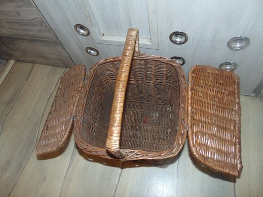 Vintage Wicker Picnic Basket-CAQ-1160798