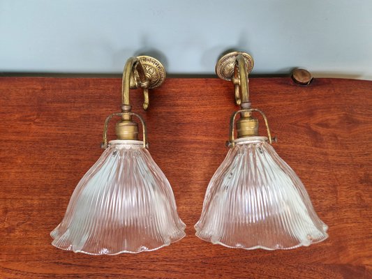 Wall Lights in Gilded Bronze and Grooved Glass from Holophane, 1920s, Set of 2-FAX-1733863