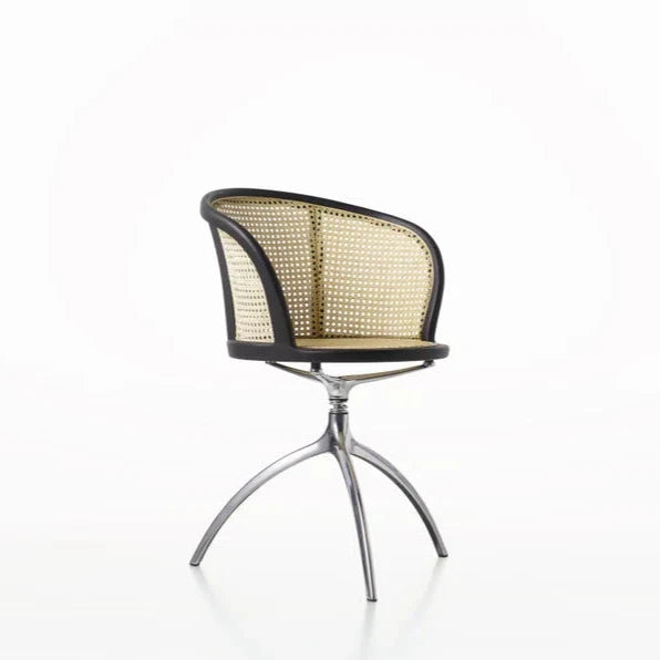 young lady / 901 - Swivel easy chair in Vienna straw