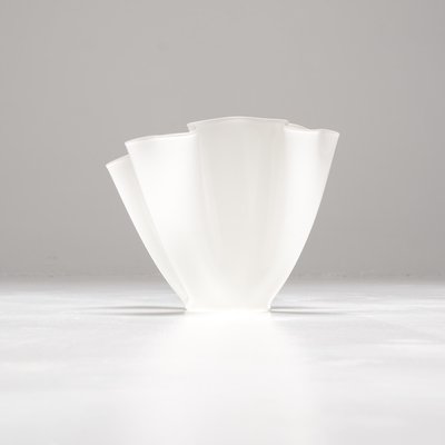 White Glass Cartoccio Vase by Pietro Chiesa for Fontana Arte, 1970s-VT-786154