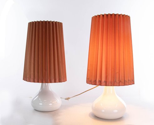 White Holmegaard Glass Table Lamps by Kyllä Svanlund, 1960s, Denmark, Set of 2-DEK-932621