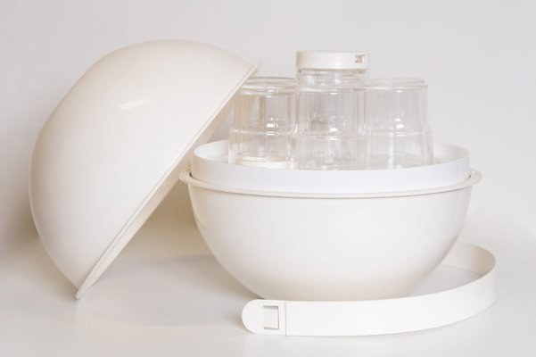 White Picnic Set from Guzzini, 1970s, Set of 28-PCO-1789100