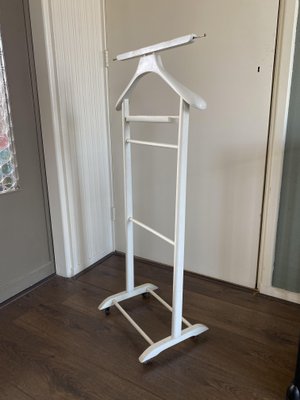 White Valet Stand in the Style of Ico & Luisa Parisi for Fratelli Reguitti, 1960s-DE-1299826