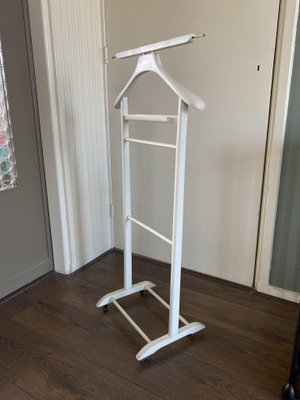 White Valet Stand in the Style of Ico & Luisa Parisi for Fratelli Reguitti, 1960s-DE-1299826