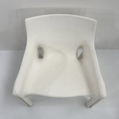 White Vicario Lounge Chairs by Vico Magistretti for Artemide, 1970s, Set of 2-WZS-2031468