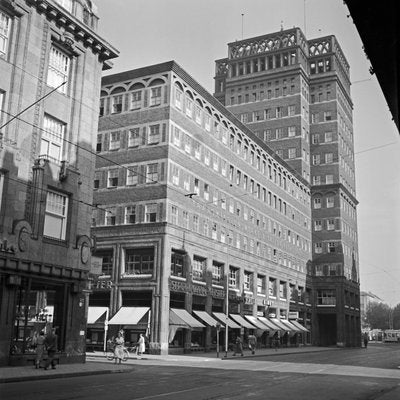 Wilhelm Marx Skyscraper at Duesseldorf City Centre, Germany 1937-DYV-995285