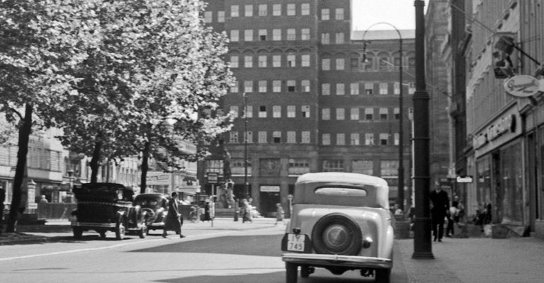 Wilhelm Marx Skyscraper at Duesseldorf City Centre, Germany 1937-DYV-995291