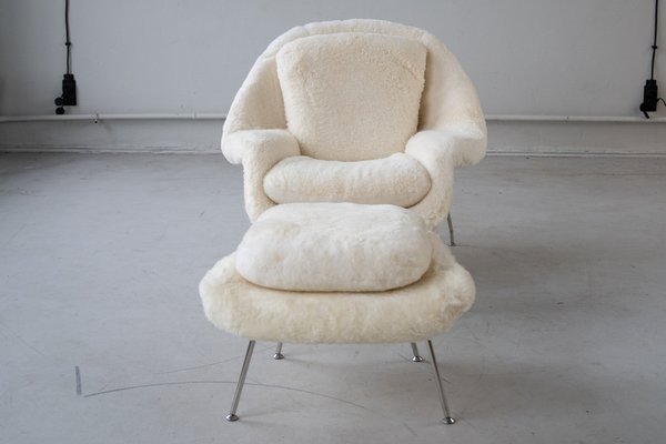 Womb Chair and Ottoman in Fluffy White Fabric by Eero Saarinen, 1948, Set of 2-IXA-1787025