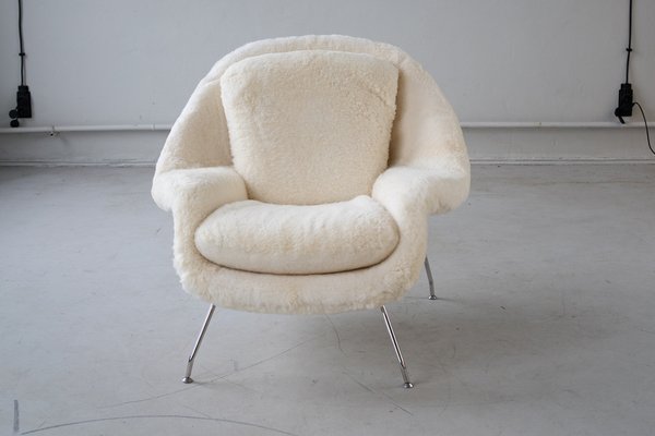 Womb Chair and Ottoman in Fluffy White Fabric by Eero Saarinen, 1948, Set of 2-IXA-1787025