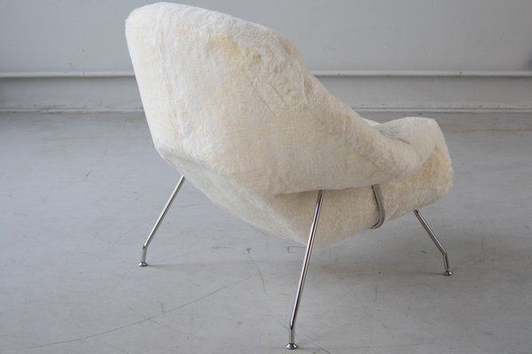 Womb Chair and Ottoman in Fluffy White Fabric by Eero Saarinen, 1948, Set of 2-IXA-1787025