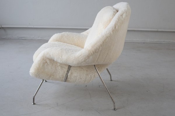 Womb Chair and Ottoman in Fluffy White Fabric by Eero Saarinen, 1948, Set of 2-IXA-1787025