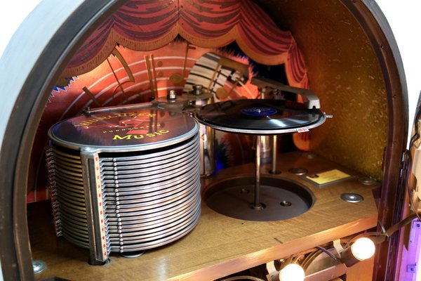 Wurlitzer Jukebox Multi Selector Phonograph, United States, 1943-CXC-1748799